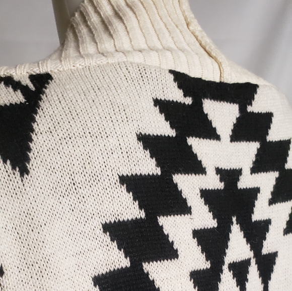 Cardigan - Picture 4 of 4